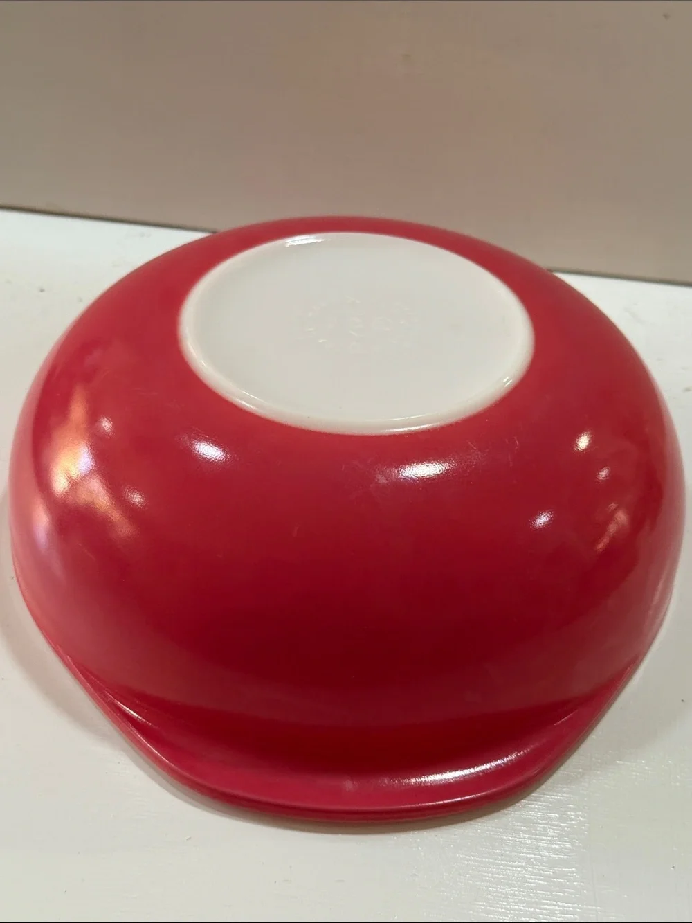 PYREX Vintage 1940’s Classic Pink and White Handled Serving Bowl 2 Quarts